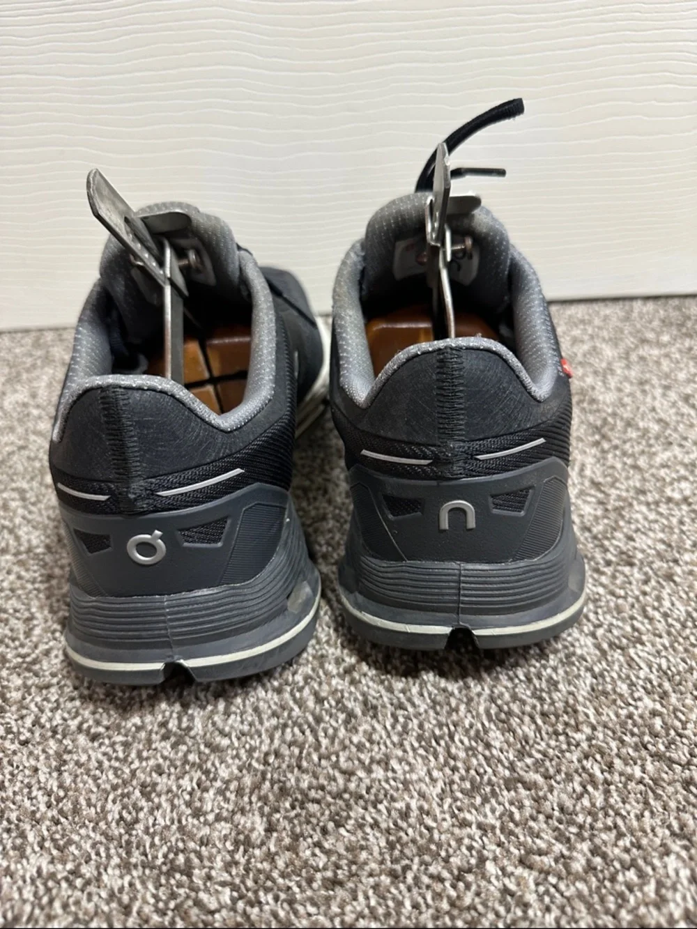 On Running Cloudrunner Athletic Shoes - Black/Gray women’s 9.5